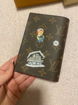 Funda Pasaporte Louis Vuitton Amarilla