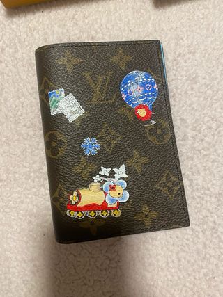 Funda Pasaporte Louis Vuitton Amarilla