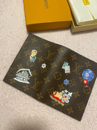 Funda Pasaporte Louis Vuitton Amarilla