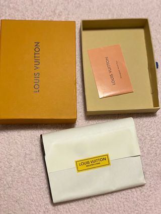 Funda Pasaporte Louis Vuitton Amarilla