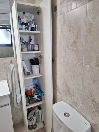 Móvel de lavatório e armário alto Ikea