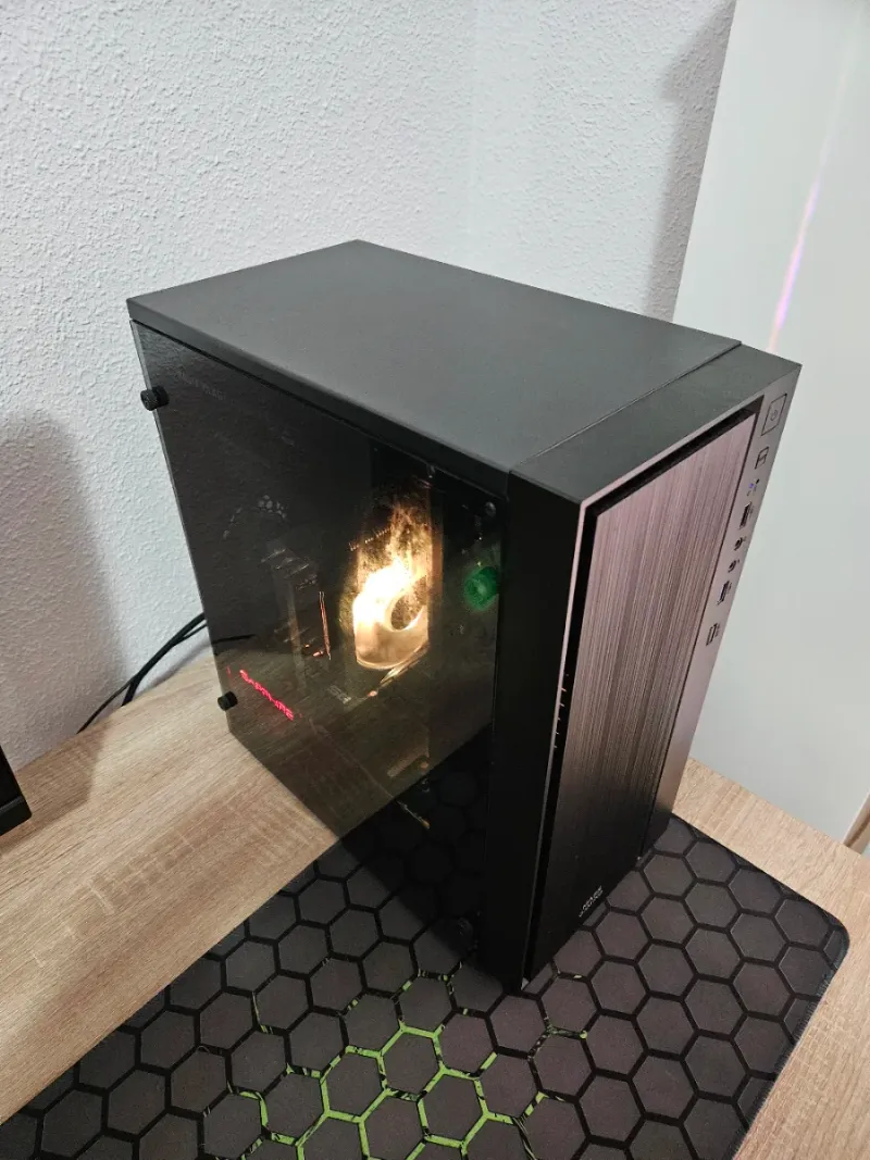 PC Gaming Ryzen 5 + RX 5700 XT Negro/Rojo