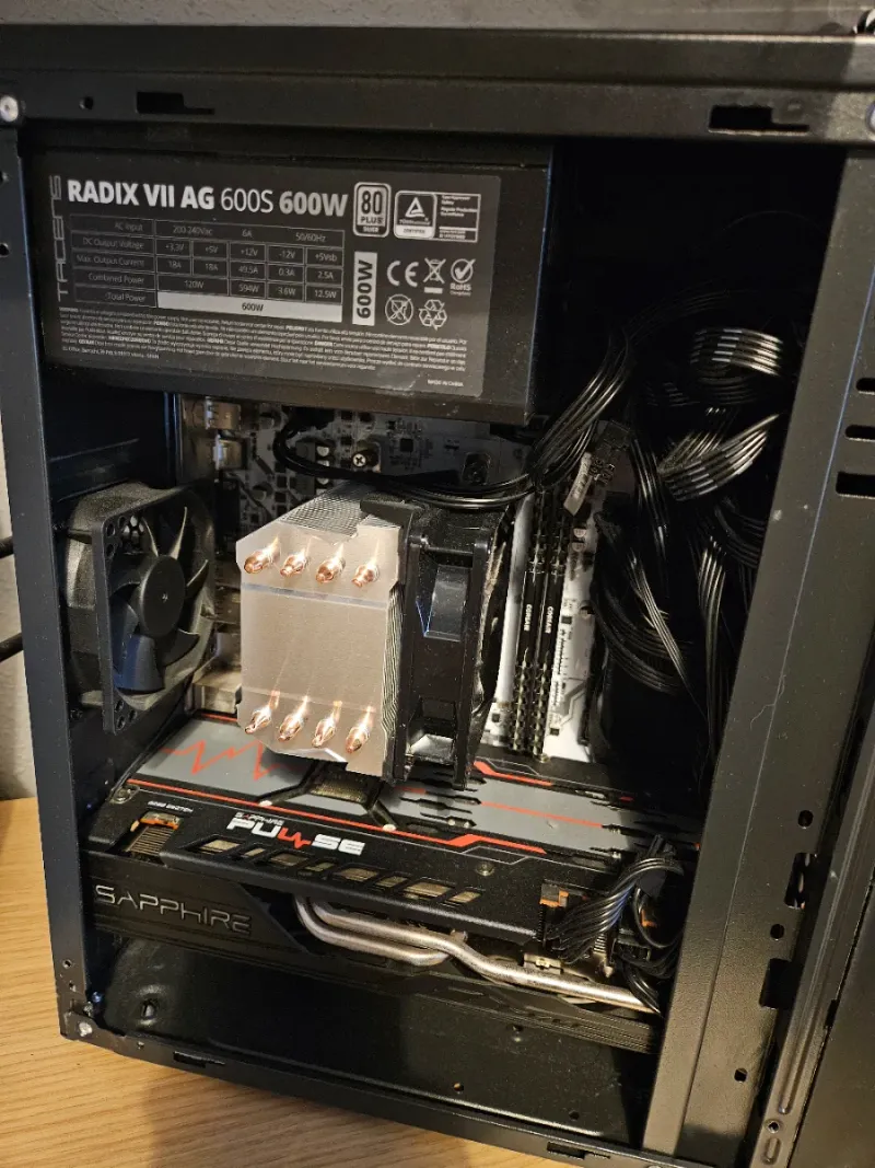 PC Gaming Ryzen 5 + RX 5700 XT Negro/Rojo afbeelding 10
