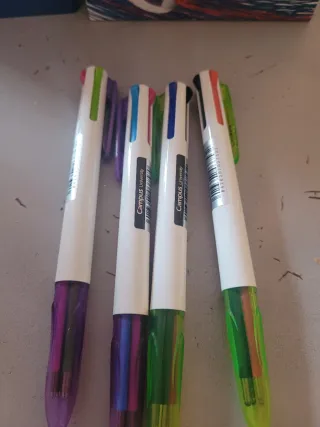 Bolígrafos varios