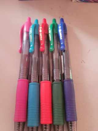 Bolígrafos varios