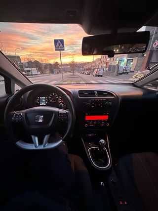 SEAT León 1.6 TDI (95 CV) - Look Cupra - Gris Mate