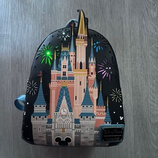 Loungefly, minimochila castillo Walt Disney World.
