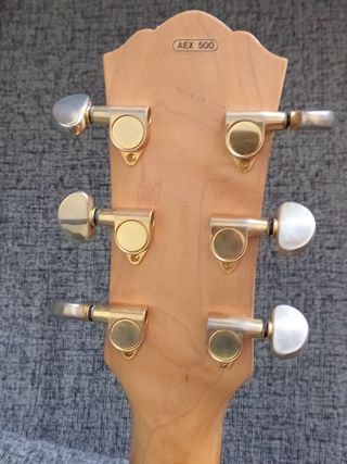 Guitarra Yamaha AEX500 Electroacústica