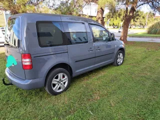 Volkswagen Caddy 2011