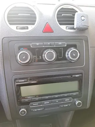 Volkswagen Caddy 2011