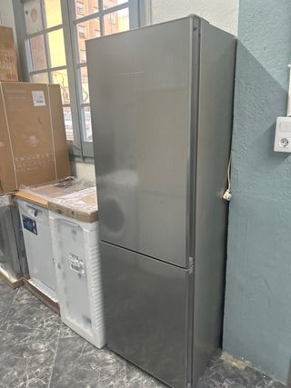 Nevera Combi Liebherr 186 cm