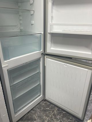 Nevera Combi Liebherr 186 cm