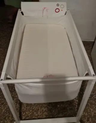 Cuna de bebé bordada