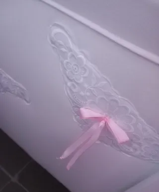 Cuna de bebé bordada