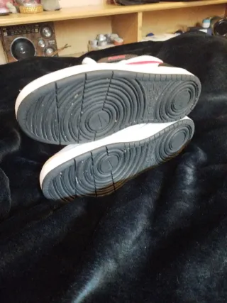 Zapatillas Nike Blancas y Negras