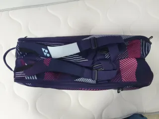 Raquetero Yonex para 6 raquetas