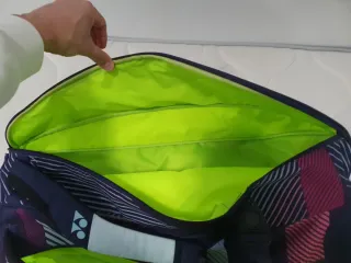 Raquetero Yonex para 6 raquetas