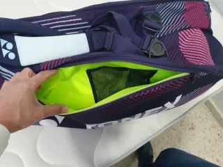 Raquetero Yonex para 6 raquetas