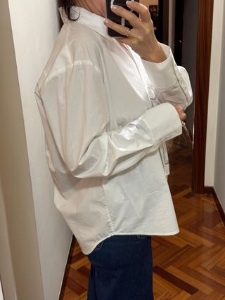 Camisa blanca con estampado