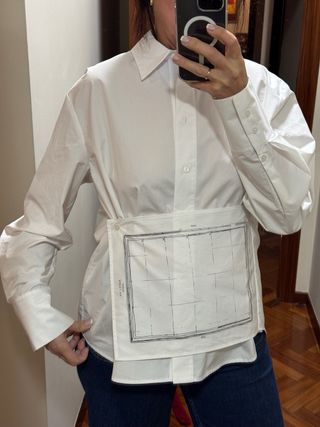 Camisa blanca con estampado