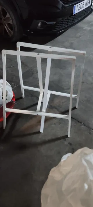 Cavalletti metallici bianchi Ikea (2 unità)