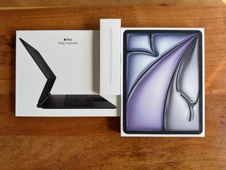 iPad Air 13 M3 + Apple Pencil + Magic Keyboard