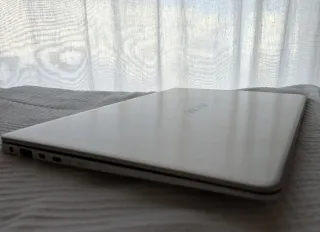 Portátil ASUS VivoBook S14 i5-8250U 8GB RAM