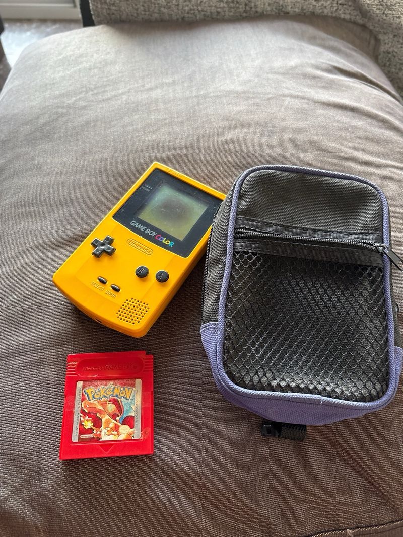 Game Boy Color Amarilla + Pokémon Rojo afbeelding 3