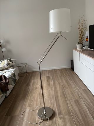 Lámpara de pie moderna metal