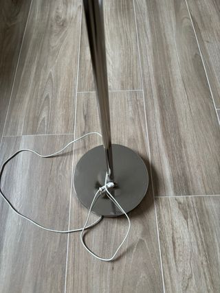 Lámpara de pie moderna metal