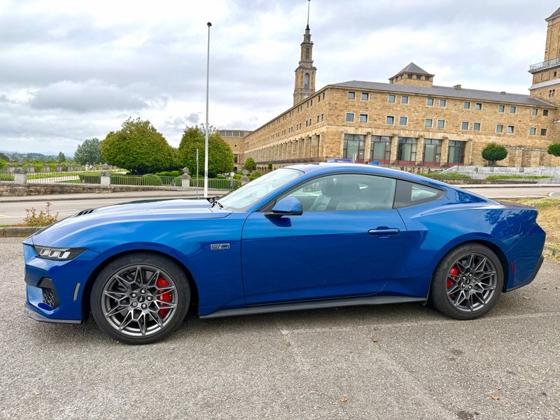 Ford Mustang GT V8 Aut. - foto 1