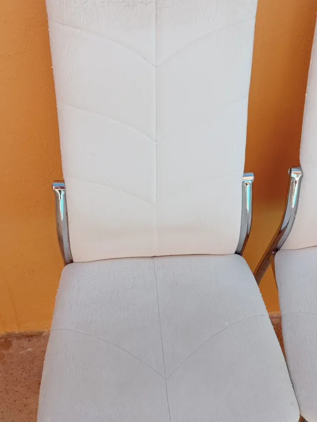 Juego de 4 Sillas Blancas