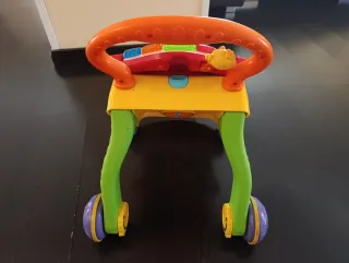 Andador y correpasillos Vtech con música