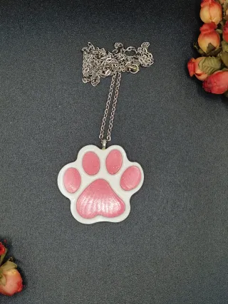 Collana zampa gatto resina bianca e rosa