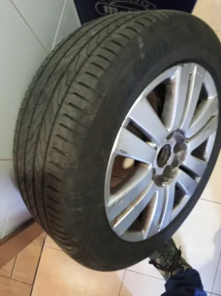 2 Llantas con neumáticos nuevos continental foto