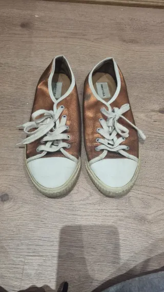 Zapatillas Bimba y Lola cobre y blanco