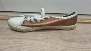 Zapatillas Bimba y Lola cobre y blanco