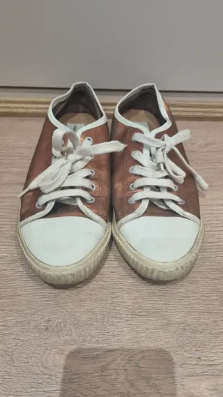 Zapatillas Bimba y Lola cobre y blanco