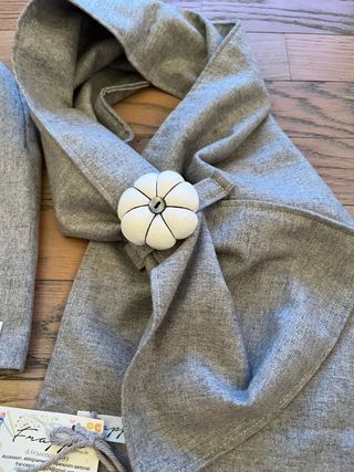 Set cappello e sciarpa grigio donna