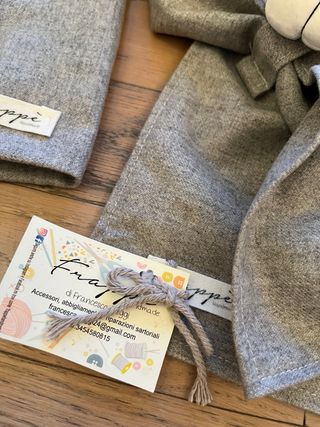 Set cappello e sciarpa grigio donna