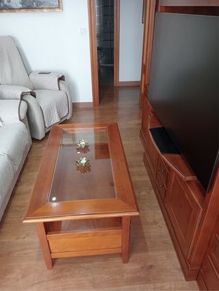 Mueble salón y mesa auxiliar madera