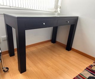 Scrivania in legno massello wengé 130 cm + vetro