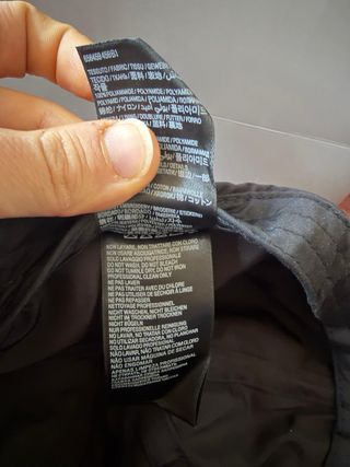 Gorra Balenciaga Rayas Negra Roja Blanca