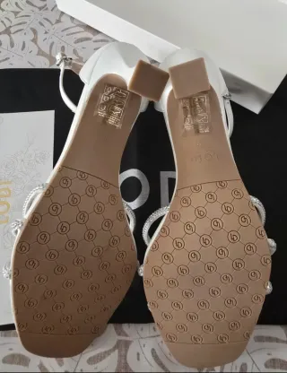 Sandalias LODI tacón blancas talla 40