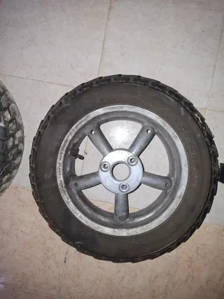 Par de Llantas para Scooter 50cc