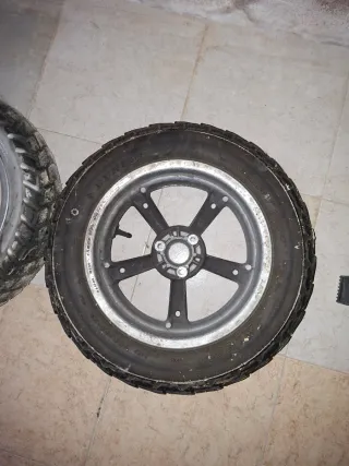 Par de Llantas para Scooter 50cc