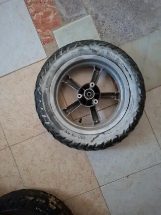 Par de Llantas para Scooter 50cc