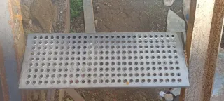 9 Peldaños metálicos de acero