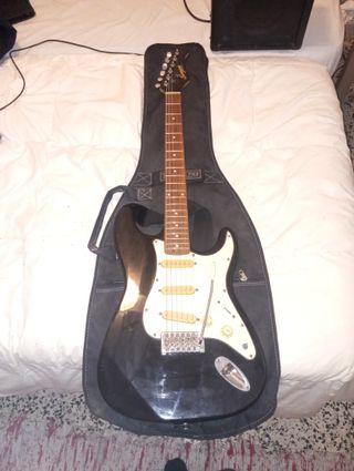 Guitarra Eléctrica Sonora + Amp + Estuche