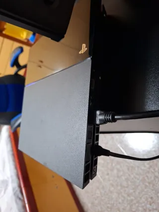 PlayStation 4 (PS4) 9.00 con controller